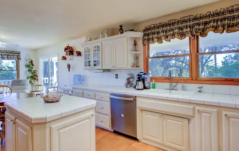 19296 Roxie Ln, Redding, CA 96003 photo 21