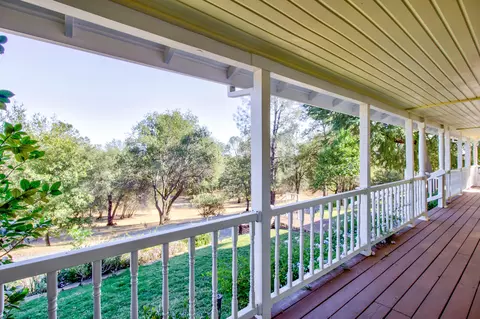 19296 Roxie Ln, Redding, CA 96003 photo 4