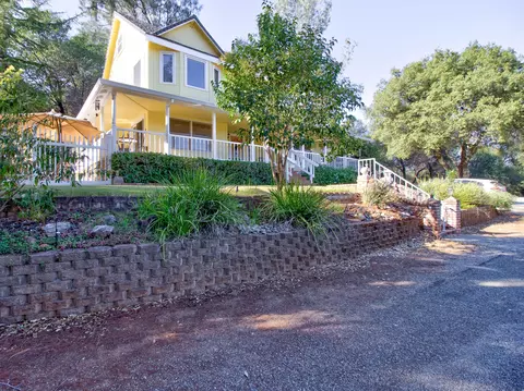 19296 Roxie Ln, Redding, CA 96003 photo 3