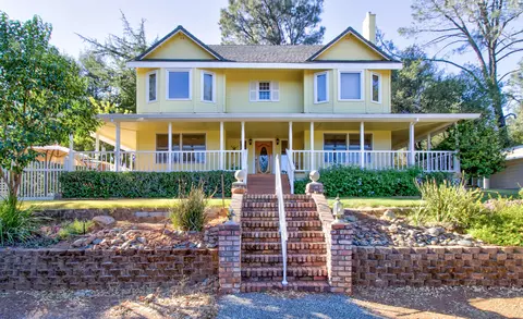 19296 Roxie Ln, Redding, CA 96003 photo 2