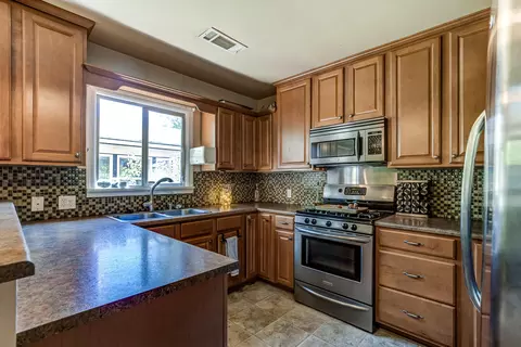 910 Lincoln St, Redding, CA 96001 photo 8