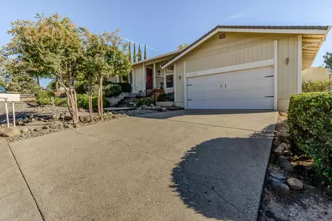 3791 Westgate Ave, Redding, CA 96001 photo 2