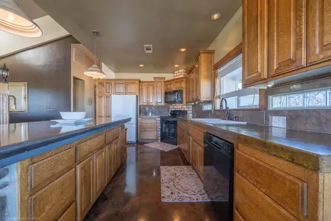 7100 Garth Dr, Anderson, CA 96007 photo 59
