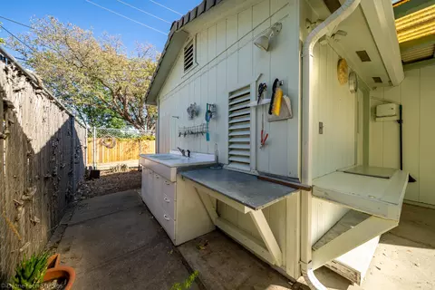 1555 Pleasant St, Redding, CA 96001 photo 23