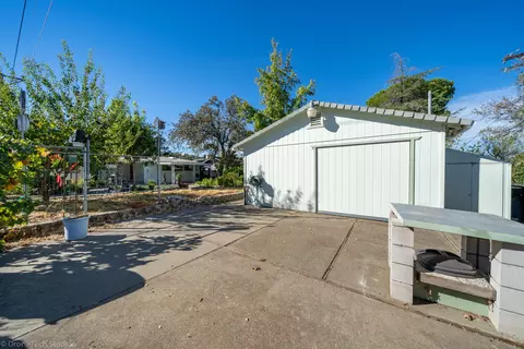 1555 Pleasant St, Redding, CA 96001 photo 20