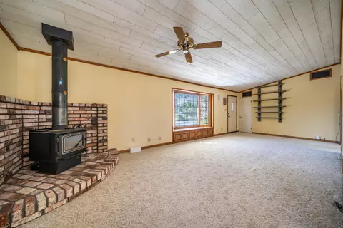 1555 Pleasant St, Redding, CA 96001 photo 7