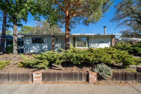 1555 Pleasant St, Redding, CA 96001 photo 6