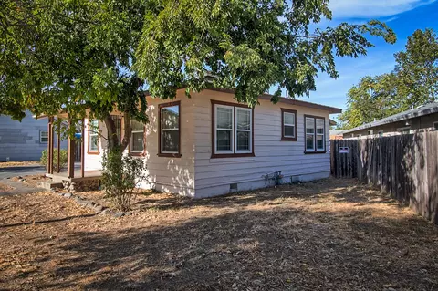 1112 Grange St, Redding, CA 96001 photo 4