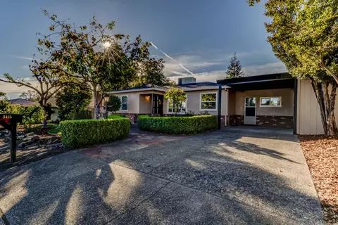 3415 Sunset Dr, Redding, CA 96001 photo 2
