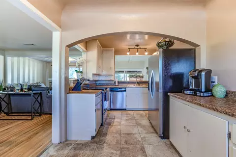 3415 Sunset Dr, Redding, CA 96001 photo 10