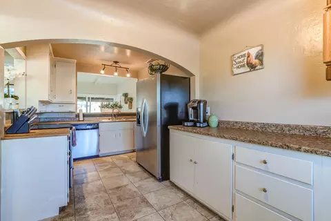 3415 Sunset Dr, Redding, CA 96001 photo 9