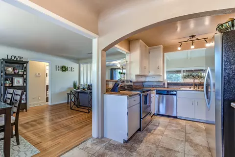 3415 Sunset Dr, Redding, CA 96001 photo 11