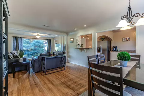 3415 Sunset Dr, Redding, CA 96001 photo 4