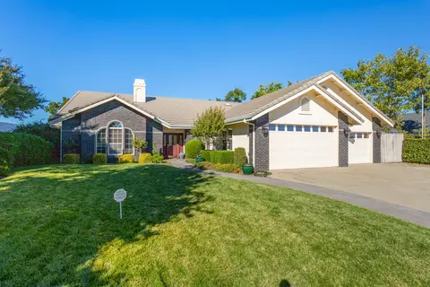 365 River Park Dr, Redding, CA 96003 photo 1