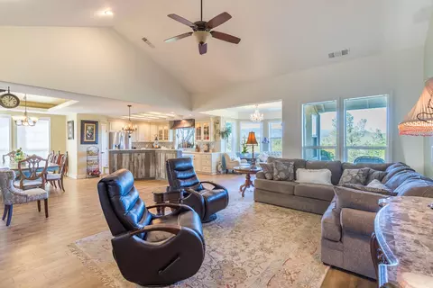 365 River Park Dr, Redding, CA 96003 photo 6