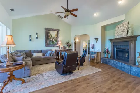 365 River Park Dr, Redding, CA 96003 photo 8