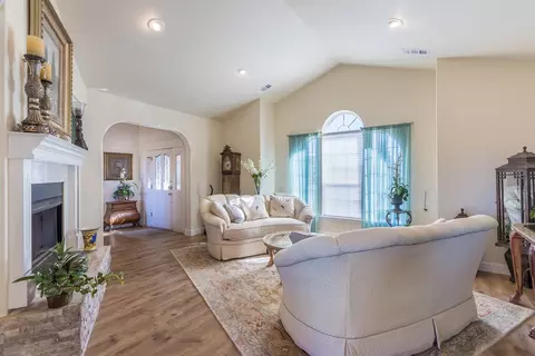 365 River Park Dr, Redding, CA 96003 photo 4