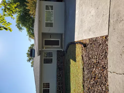 1035 Gold St, Redding, CA 96001 photo 1
