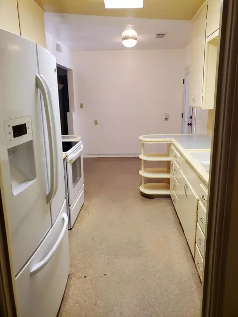1035 Gold St, Redding, CA 96001 photo 4