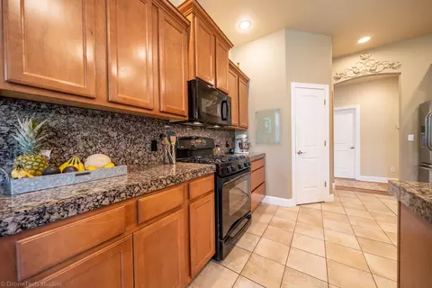 4687 Nantucket Dr, Redding, CA 96001 photo 9