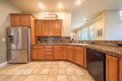 4687 Nantucket Dr, Redding, CA 96001 photo 10