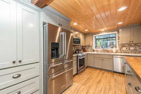 111 N Lakeview Dr, Trinity Center, CA 96091 photo 4