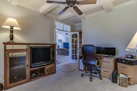 1894 Harvard Way, Redding, CA 96003 photo 8
