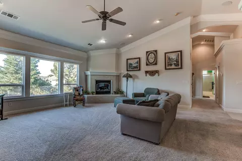 1894 Harvard Way, Redding, CA 96003 photo 6