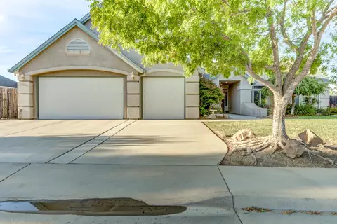 1894 Harvard Way, Redding, CA 96003 photo 3