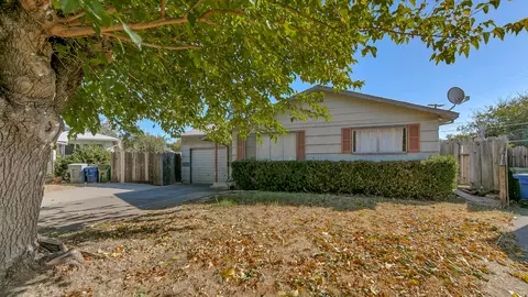 2169 Neptune, Redding, CA 96002 photo 2