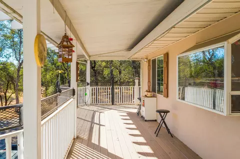 21027 Rae Ln, Redding, CA 96003 photo 5