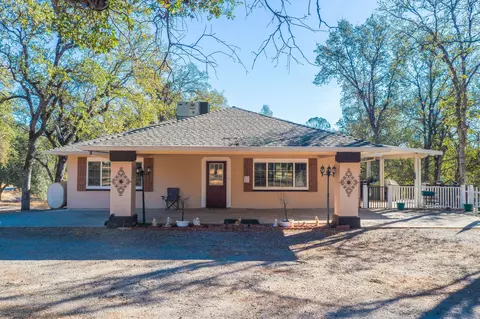 21027 Rae Ln, Redding, CA 96003 photo 2