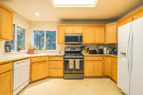 9355 Pharisee Dr, Shingletown, CA 96088 photo 4