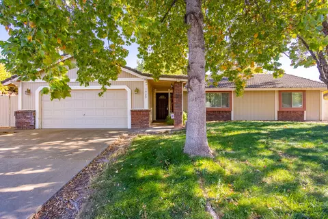 1929 Kildare Dr, Redding, CA 96001 photo 4