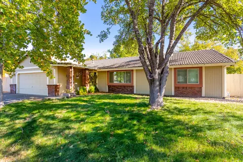 1929 Kildare Dr, Redding, CA 96001 photo 1