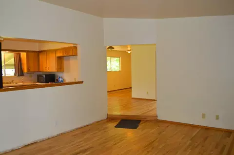 582 Loma Vista Dr, Redding, CA 96002 photo 5