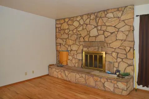582 Loma Vista Dr, Redding, CA 96002 photo 2