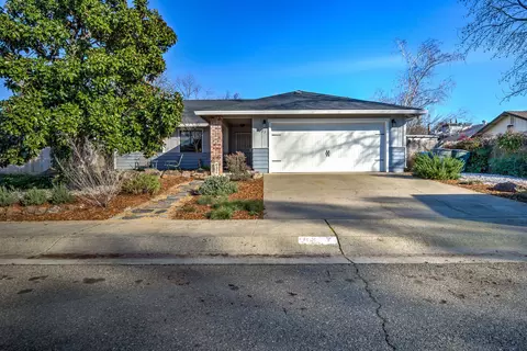 3277 Floral Way, Redding, CA 96002 photo 1