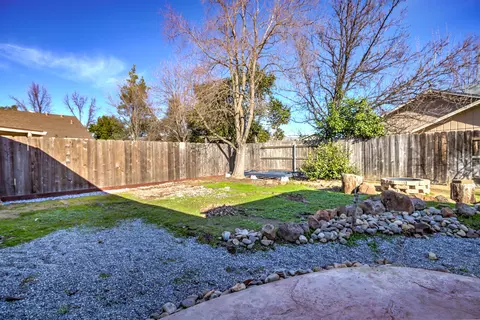 3277 Floral Way, Redding, CA 96002 photo 22