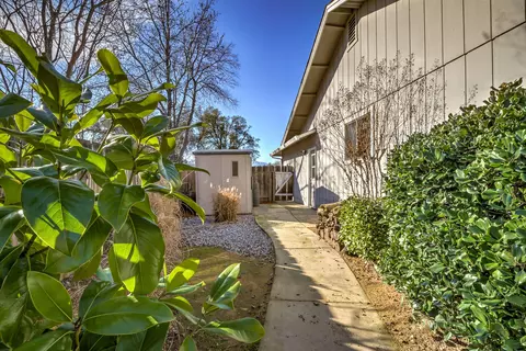 3277 Floral Way, Redding, CA 96002 photo 18