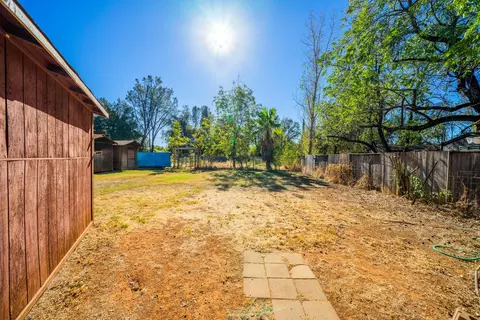2415 Alden Ave, Redding, CA 96002 photo 9