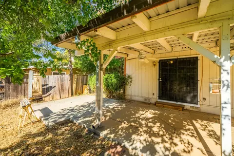 2415 Alden Ave, Redding, CA 96002 photo 11