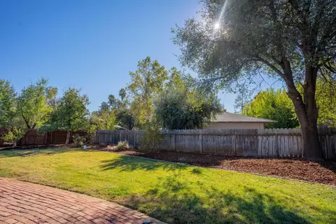 6845 Granada Dr, Redding, CA 96002 photo 30