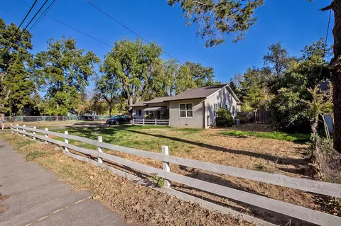 2603 Freebridge St, Redding, CA 96001 photo 2