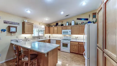 2711 Atrium Way, Redding, CA 96003 photo 5