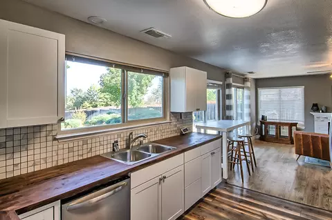 3554 Wasatch Dr, Redding, CA 96001 photo 3