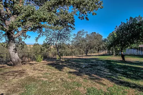 3554 Wasatch Dr, Redding, CA 96001 photo 4