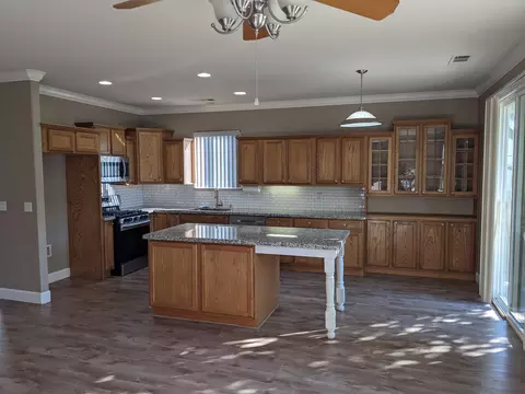 1355 Madewood Ln, Redding, CA 96002 photo 2