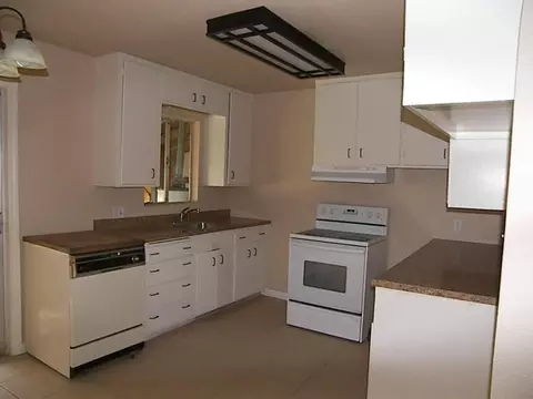 583 Hartnell Ave, Redding, CA 96002 photo 2