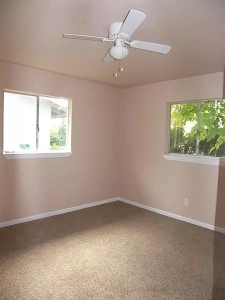 583 Hartnell Ave, Redding, CA 96002 photo 6